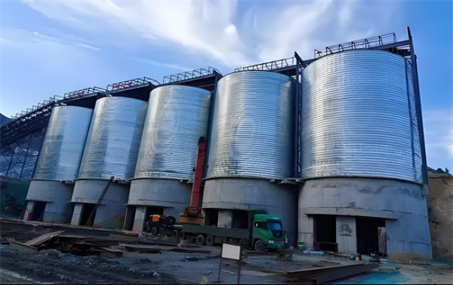 可克达拉螺旋卷板仓施工现场